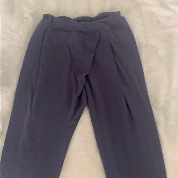 Lilac Lululemon pants 💜 - Picture 2 of 4